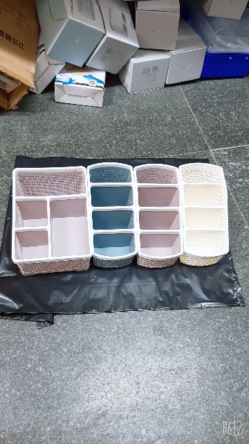 (SIÊU RẺ) Kệ chia ngăn đựng mỹ phẩm, điều khiển, đồ văn phòng