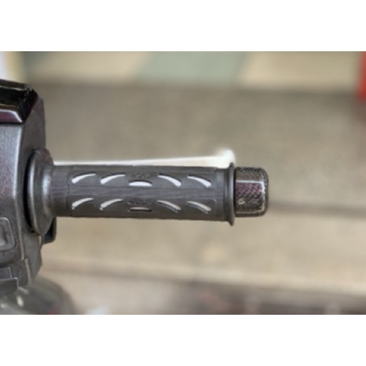 Gù Tay lái Carbon màu đen-1 cặp