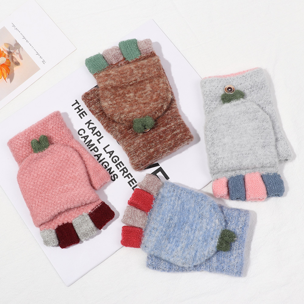 Găng tay hở ngón giữ ấm trong mùa đông thiết kế xinh xắn đáng yêu