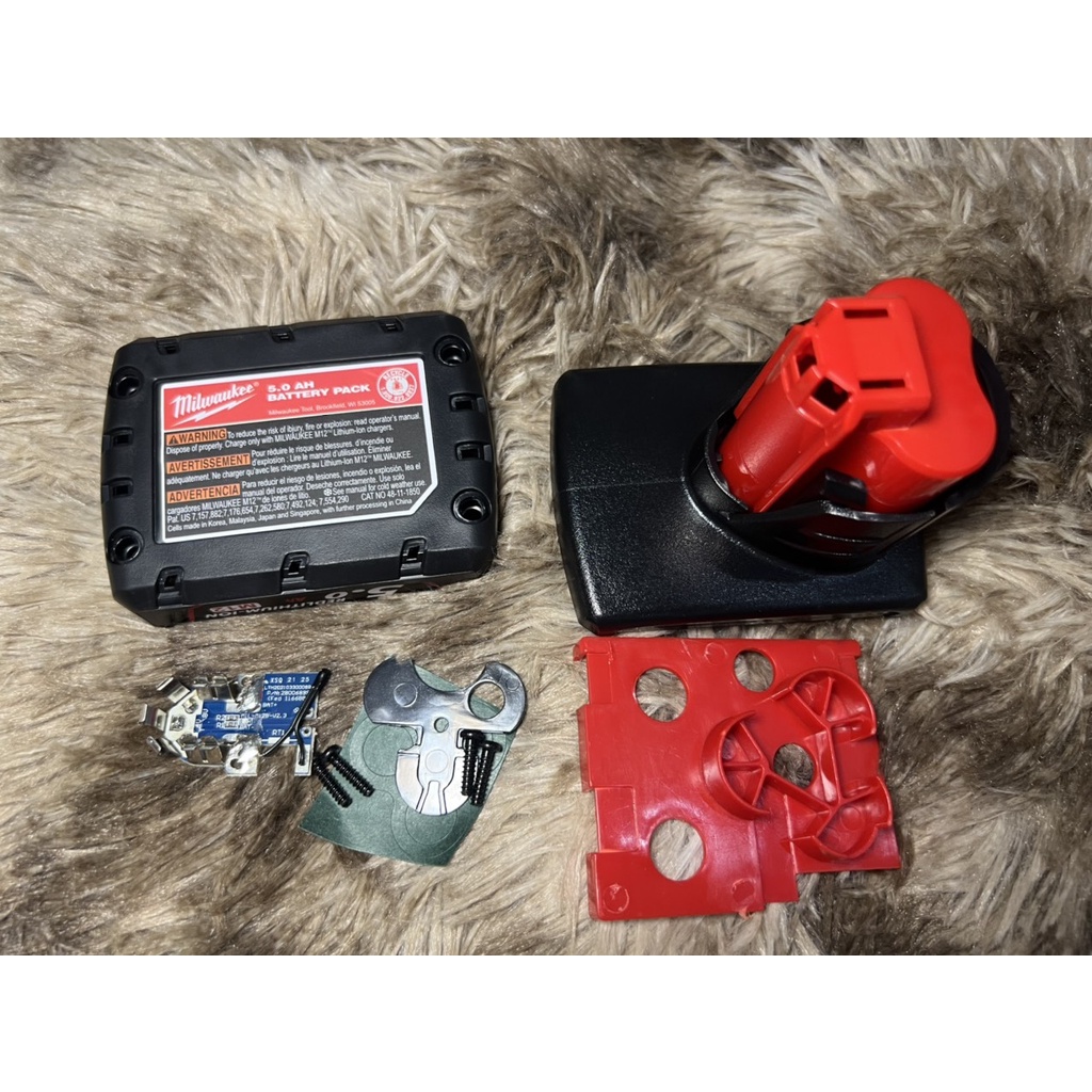 Vỏ mạch pin Milwaukee 12V 6 cell Li-ion( Tem đáy giống zin). BN.
