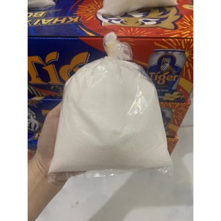 Đường cát trắng lẻ