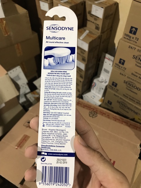 Bàn chải SENSODYNE MULTICARE SOF dành riêng cho răng ê buốt