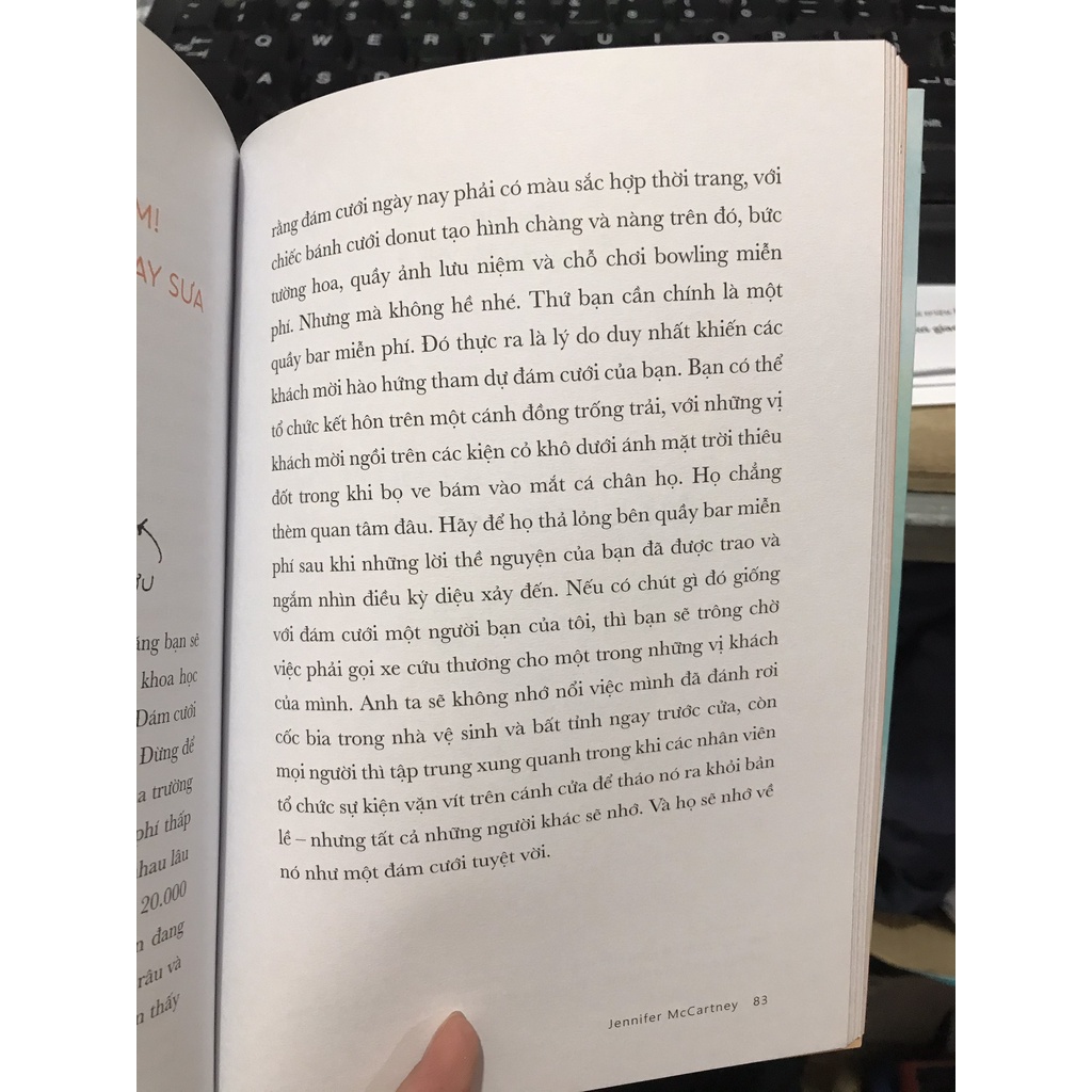 Sách - Chỉ đủ là vui