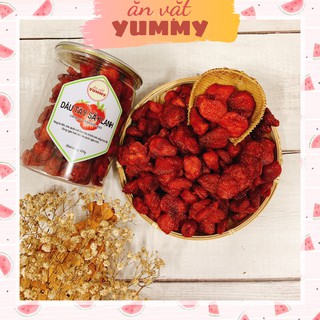 Dâu Tây Sấy Lạnh Ăn Vặt Yummy Không Lo Béo - Ăn Vặt Sạch - Càng Ăn Càng Mê - Lon Pet 250gr