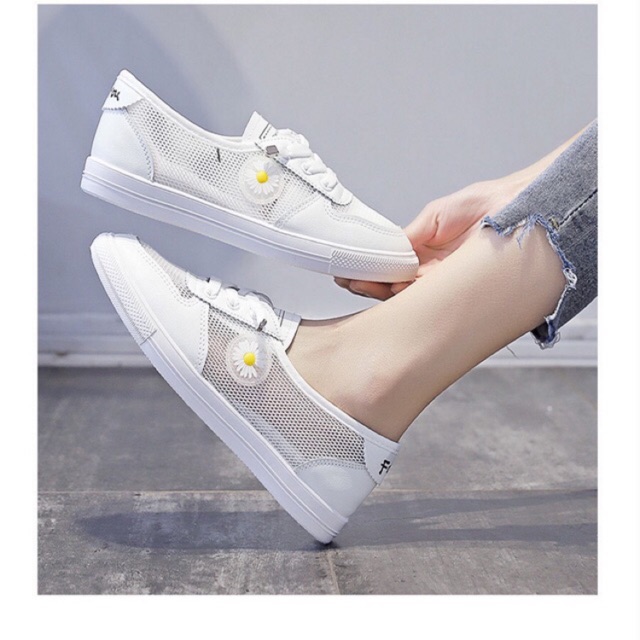 Giày lười nữ trắng hoa cúc, thoáng khí, khử mùi, chống trượt| slip on G990TK