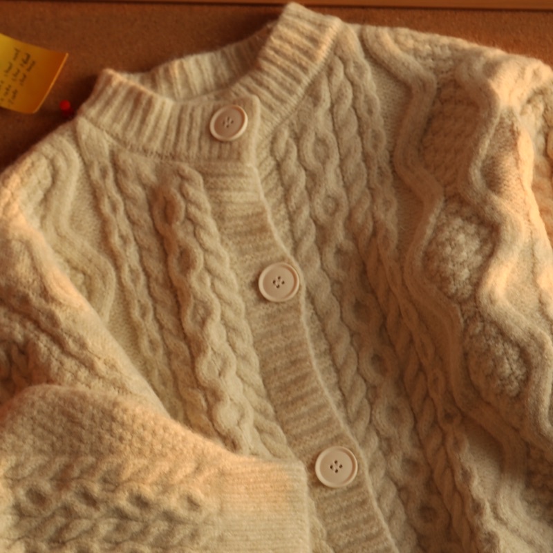 ODDA OUTFIT /  Cream Fodi Áo len màu trắng kem đơn giản, ảnh thật từng chi tiết.