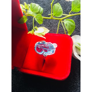 Nhẫn tỳ hưu bạc