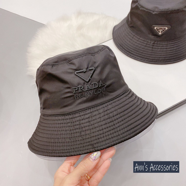 Mũ Bucket Prada Mới, Thiết Kế Đội 2 Mặt Với 2 Kiểu Dáng Logo Cực Chất, Mũ Vải Gió Cao Cấp, Kháng Nước Chống Bụi Hiệu Qua