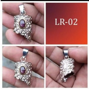 Mặt Dây Chuyền Đá Ruby Độc Đáo