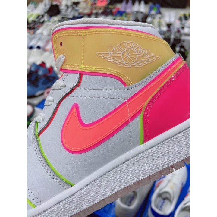 Giày Air Jordan 1 Mid "Edge Glow"