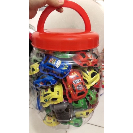 1hộp 60 chiếc ô tô size lớn có bánh chấm socola bên trong