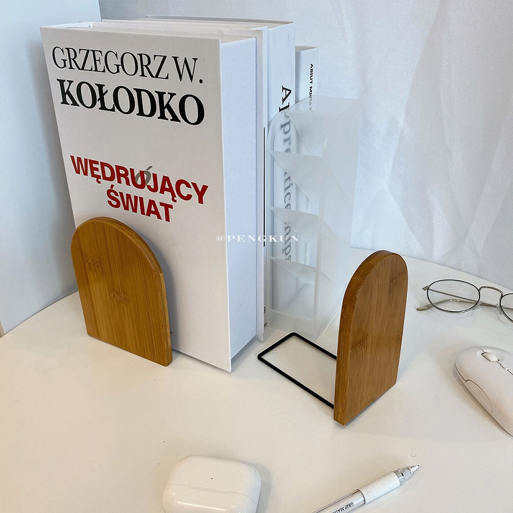 Giá sách bằng gỗ thiết kế sáng tạo