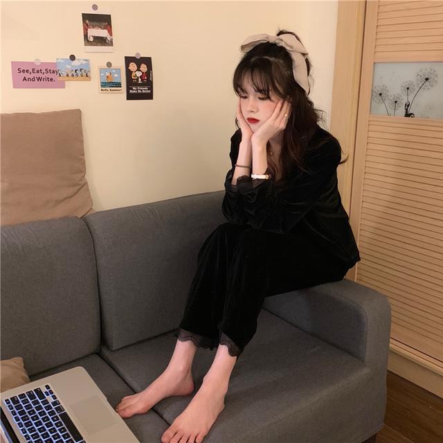 Bộ đồ ngủ tay dài dáng rộng phối ren quyến rũ phong cách retro Hàn Quốc cho nữ 2021