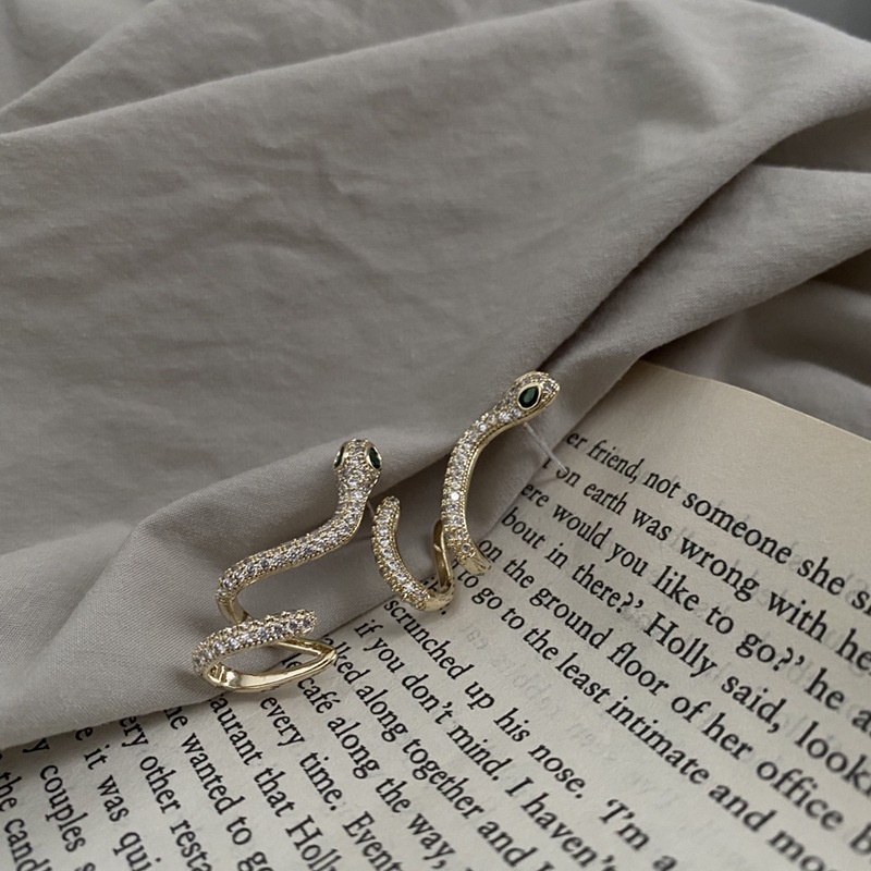 Đôi Khuyên Tai Hình Rắn Đính Đá Thời Trang Cho Nữ