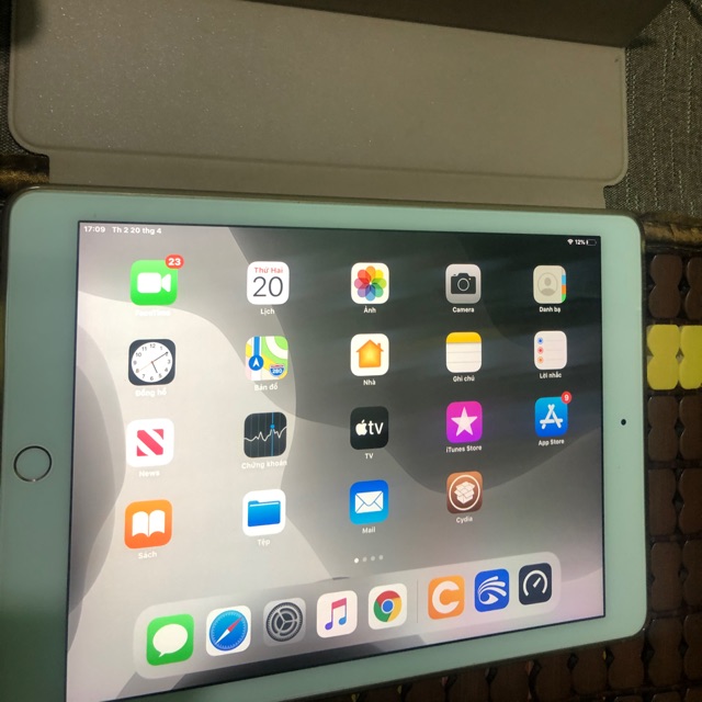 Ipad pro 9.7 99% like new 32gb 4G Tặng Bao Da ipad air2 | BigBuy360 - bigbuy360.vn