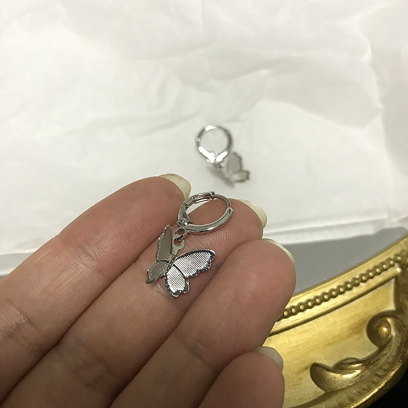 Small butterfly earrings Korean version of cute and versatile personality Korean version of metal simple earrings
