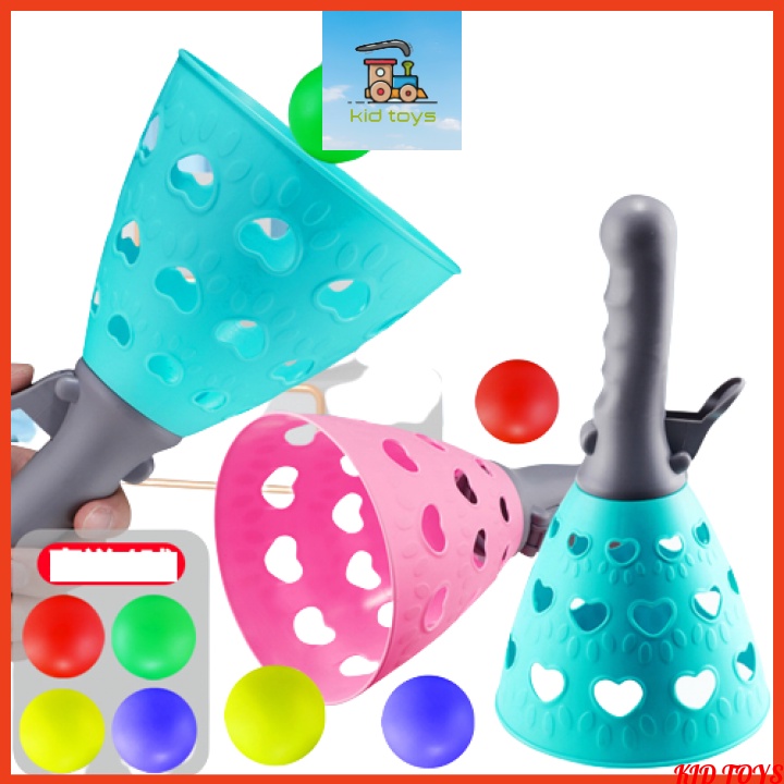 Bộ đồ chơi hứng bóng, đồ chơi tung hứng giúp bé tăng vận động và tương tác với nhiều màu sắc tươi sáng lựa chọn