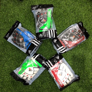 Găng tay thủ môn Adidas