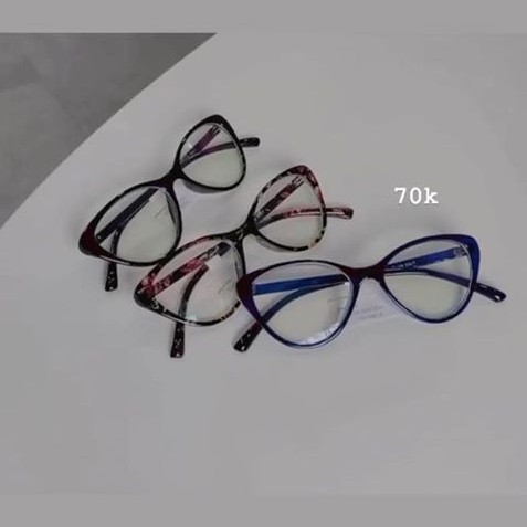 ẢNH THẬT KÍNH MẮT MÈO THỜI TRANG PHONG CÁCH TRẺ TRUNG