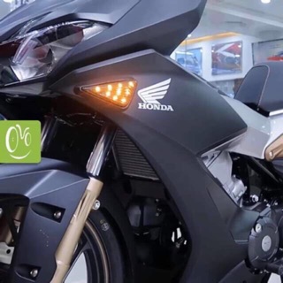 xi nhan trước hình bướm xi nhan tam giác gắn winner X và nhiều loại xe