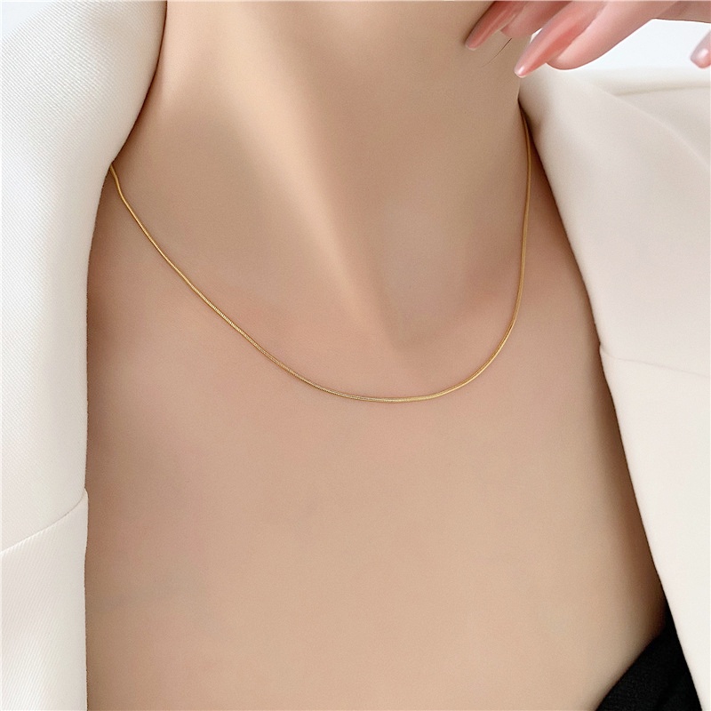 Dây chuyền trơn dây tròn không mặt mền mại thoải mái chất liệu titan mạ vàng không đen gỉ