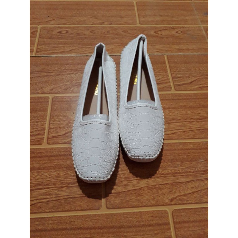 Giày búp bê trắng hoa vân