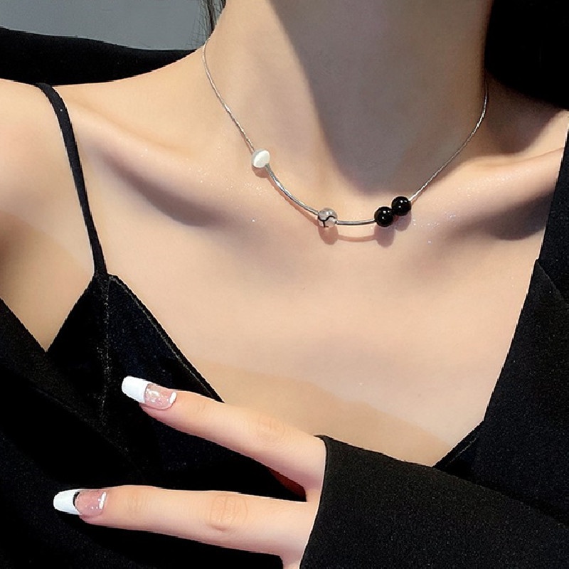 Vòng cổ đính đá Chalcedony màu đen phong cách Hàn Quốc 2021