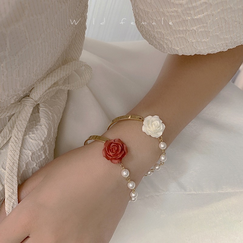 Vòng Đeo Tay Họa Tiết Bướm Và Hoa Đính Ngọc Trai Thời Trang