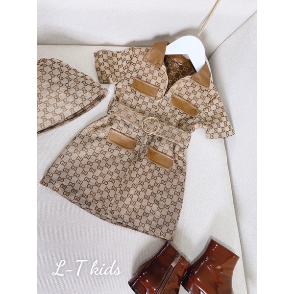 Set váy liền gu xì 2 màu kèm mũ cho bé gái