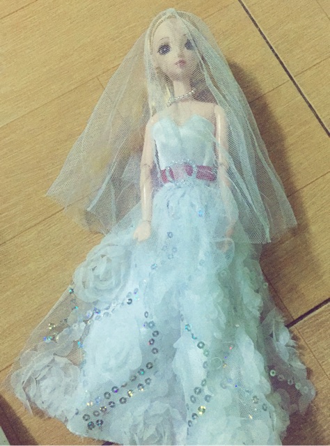 Búp bê cô dâu mắt đá, có khớp