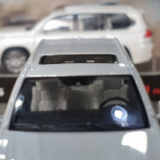 Xe Mô Hình Lexus LX570 1:64 HIKASI ( Đen )