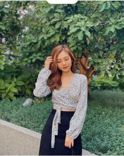 Áo dài tay hoa nhí thắt nơ eo