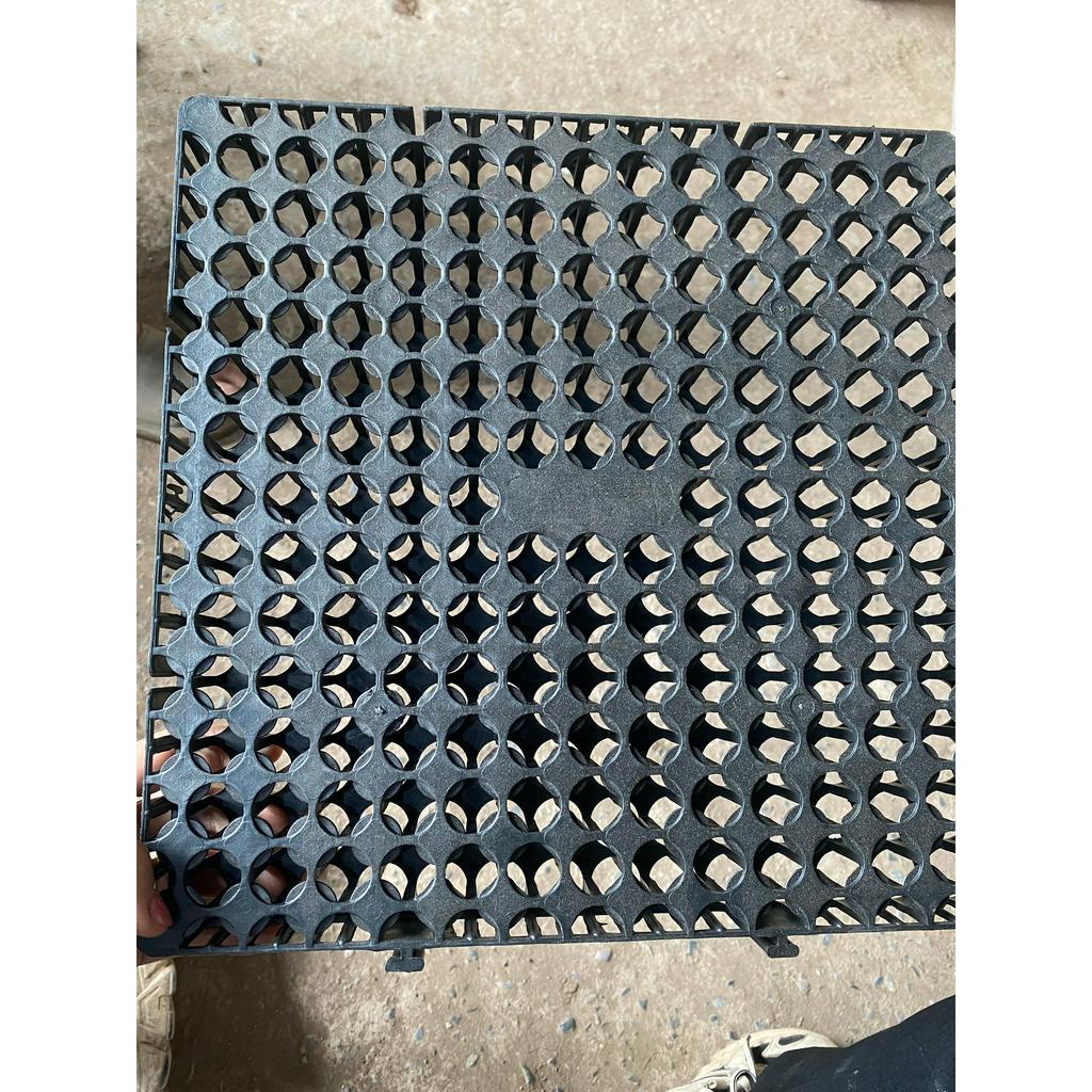 Vỉ Nhựa Thoát Nước Lót Sàn Trồng Cây Sân Thượng Nhà Vườn KT 333x333