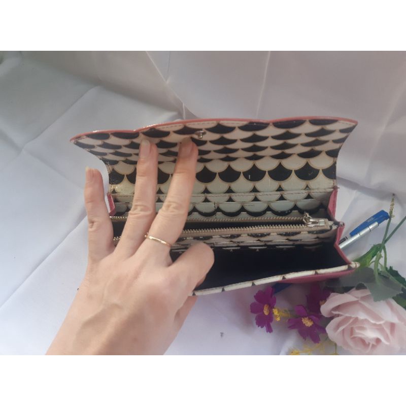 Ví si màu hồng