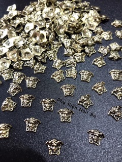 Charm đá versace 1 túi 10 viên