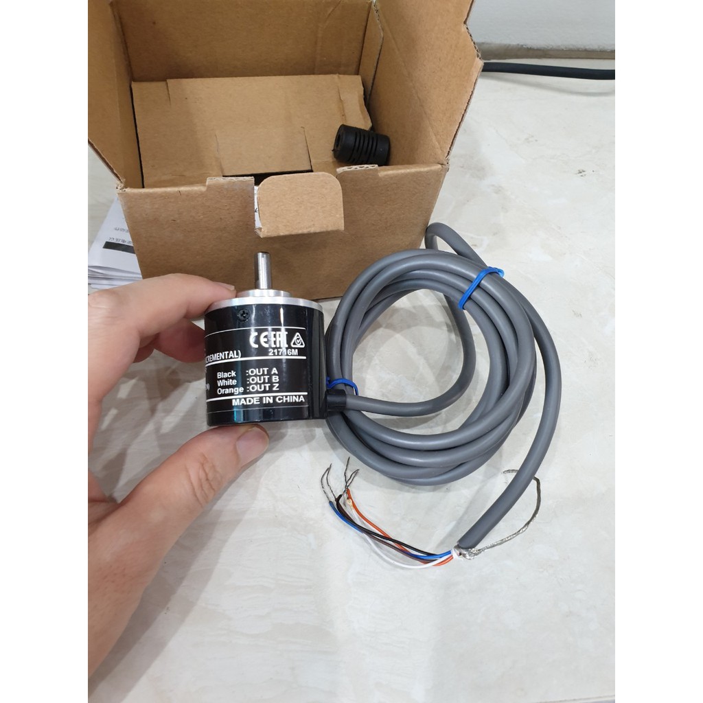 Encorder E6B2-CWZ6C omron 100 xung, 200 xung, 360 xung,400 xung,500 xung 1024 xung, 1000 xung, 200, 600 xung,2000 xung