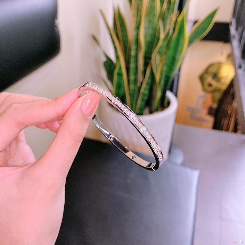 Vòng tay nửa soàn titan bản mỏng