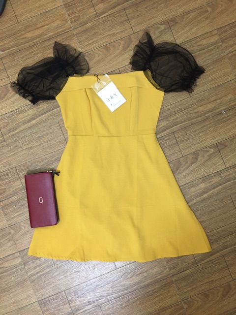 (Xả hàng) Váy Xoè tay ren Tiểu Thư điệu đà màu vàng (có lót quần)