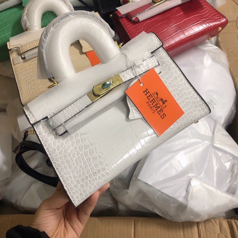 Túi H.M size 22cm kèm củ khoá tag