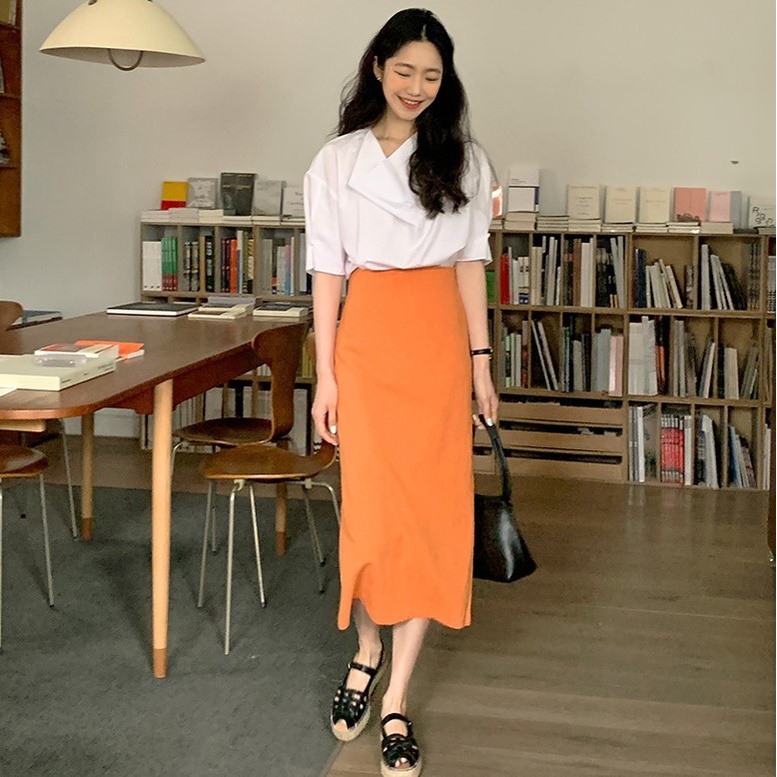 Áo thun tay ngắn cổ tròn họa tiết in chữ/ Chân váy lưng cao thời trang cho nữ 43420 (có bán lẻ)