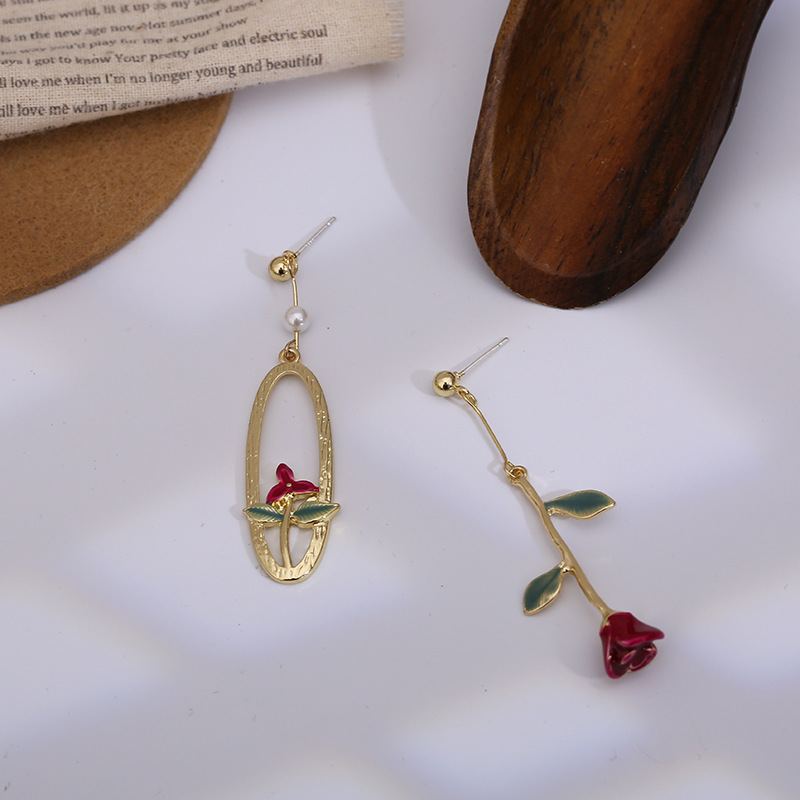 Khuyên tai dáng dài hình hoa hồng đính ngọc trai giả thời trang vintage cho nữ