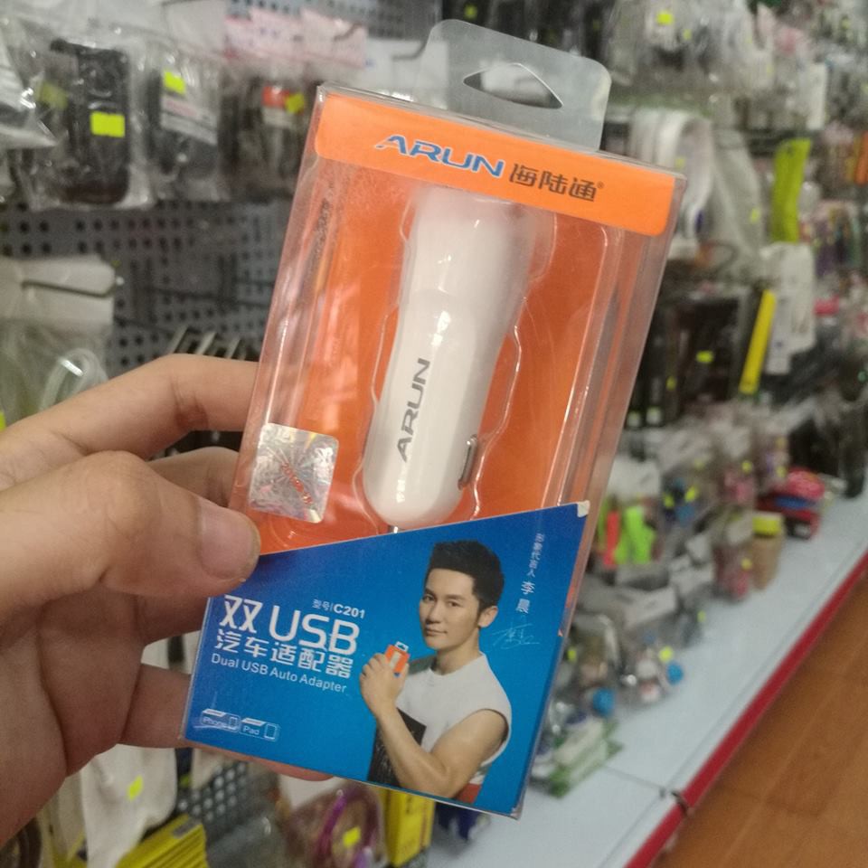 Củ sạc ô tô 2 cổng USB chính hãng arun