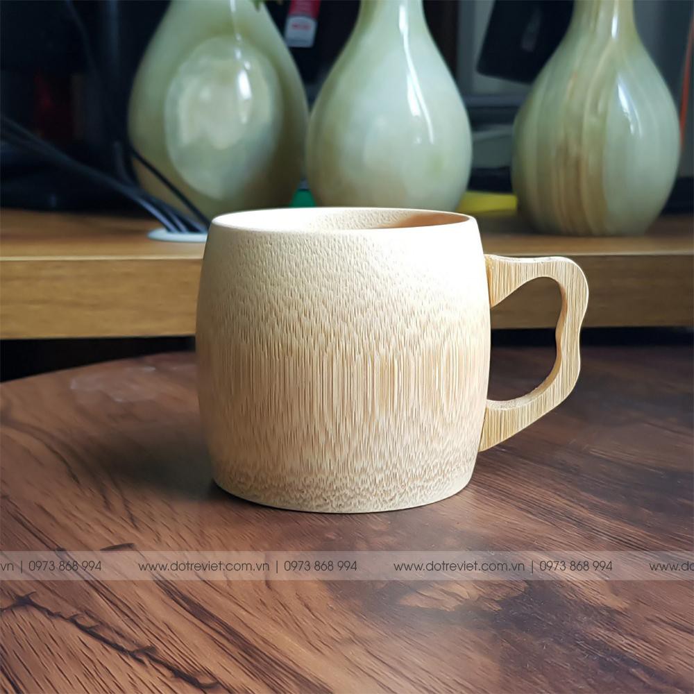 Cốc tre có quai cao 8cm dáng bầu