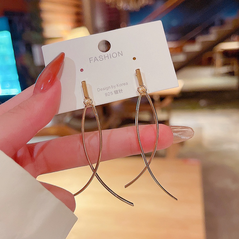 Bông Tai Bạc 925 Dáng Dài Phối Tua Rua Hình Thánh Giá Thanh Lịch Cho Nữ