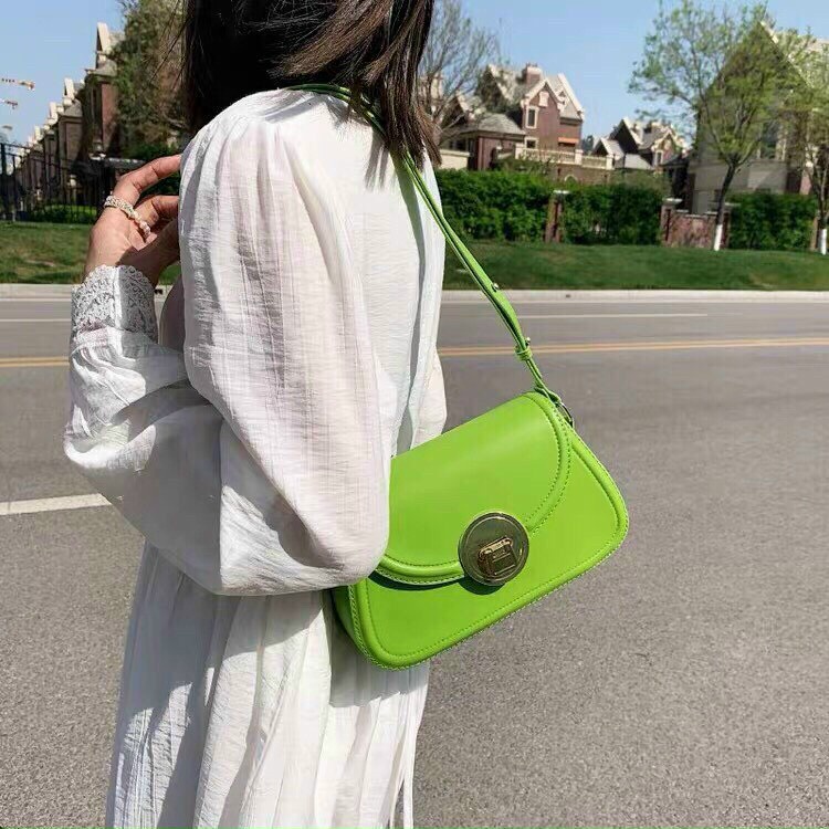 Túi đeo chéo đeo vai hình thang khóa tròn da bóng mềm cực xinh 1034