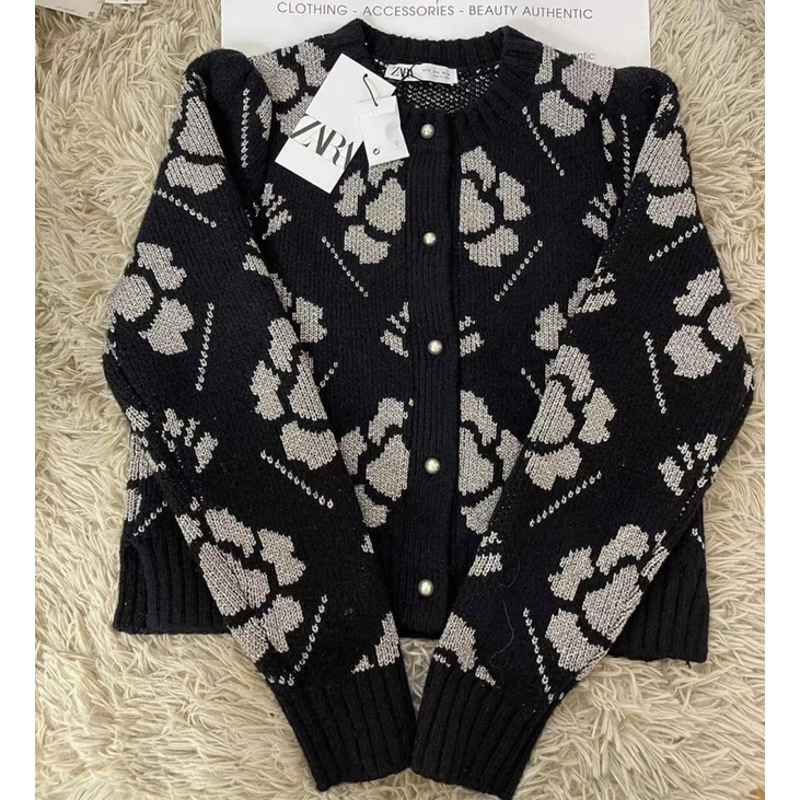 Áo len cadigan zara mẫu hoa đen trắng cực xinh new tag
