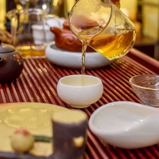 - Trà: Đông Phương Mỹ Nhân- vị hoa Lan
