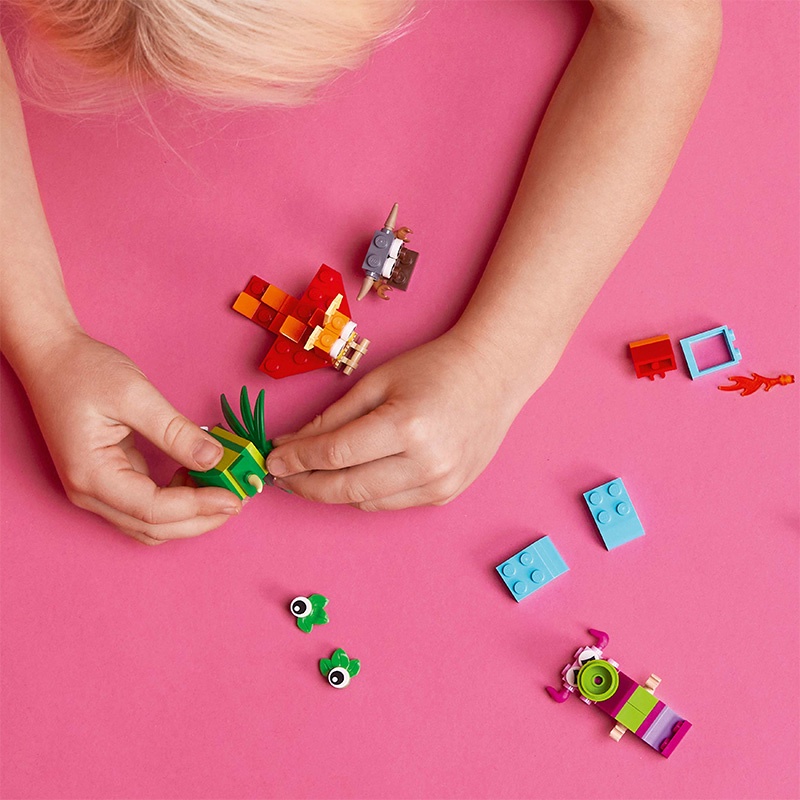 Đồ Chơi LEGO Hộp Gạch Classic Chủ Đề Quái Vật Sáng Tạo 11017 (140 chi tiết)