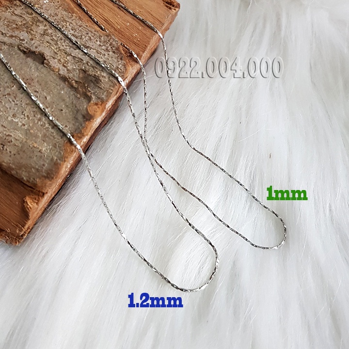 Dây chuyền vuông xoán cỡ nhỏ màu bạc DZ1807.