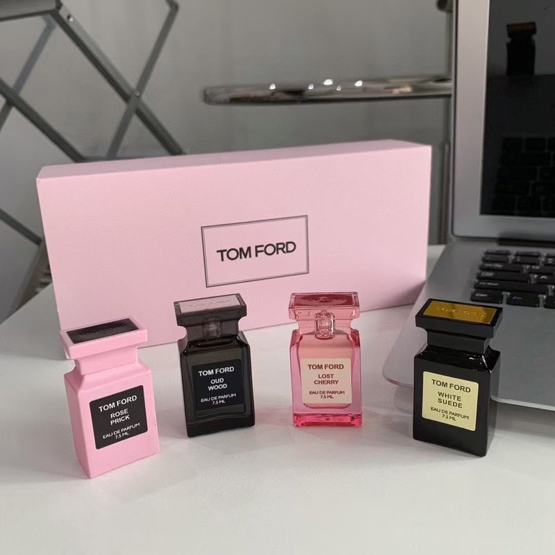 Hộp đựng nước hoa Tom Ford TF 4 trong 1 7.5mlx4